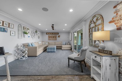 Discover the beauty of Lake Montauk from this impressive - photo 8