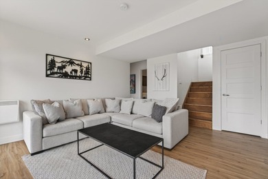 Stunning contemporary and inviting property with spectacular - photo 18