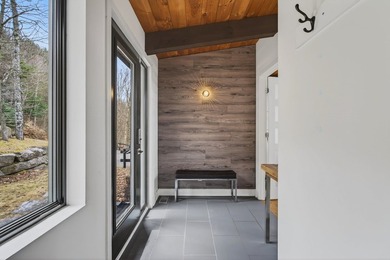 Stunning contemporary and inviting property with spectacular - photo 27