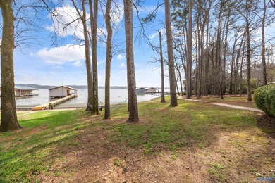 Stunning Lakefront Property! Experience nearly 140' of prime - photo 34