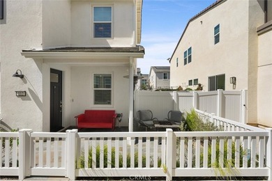 Welcome to 112 Homestead Rd, a beautifully upgraded paired home - photo 3