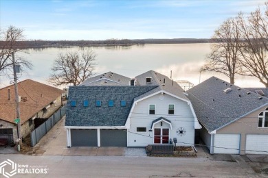 Lake Home Sale Pending in Council Bluffs, Iowa