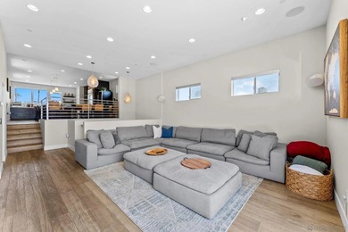 Exceptional luxury beach home offering sweeping views of Mission - photo 4