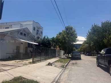 Charming property located in the heart of the Little Havana, the - photo 4