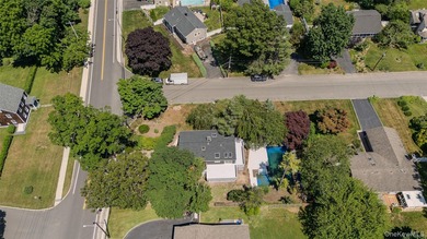 PRICE IMPROVED! Welcome to this exceptional 4-bedroom, 3-bath - photo 5