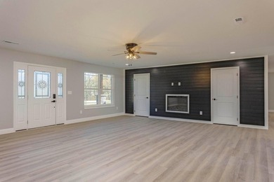 Welcome to 388 Edgewater Ave in Dayton, TN--a spacious and - photo 12