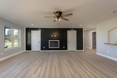 Welcome to 388 Edgewater Ave in Dayton, TN--a spacious and - photo 13