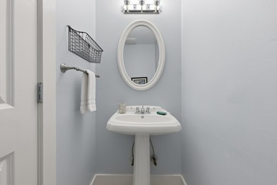 Charming 2-bedroom, 1.5-bath townhouse in Cassine Gardens - photo 15