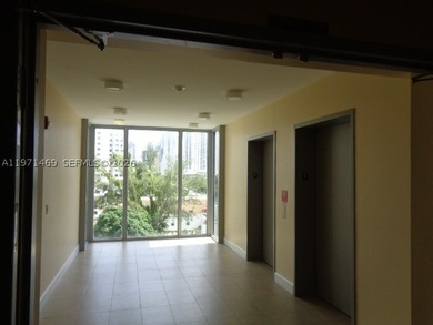 Wonderful and updated 1bed/2 baths unit in modern Havana Lofts - photo 22