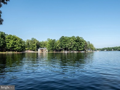 Welcome home to 103 Hillside Drive! Your private retreat in the - photo 8