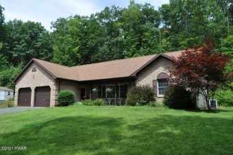 Spinner Lake Home For Sale in Honesdale Pennsylvania