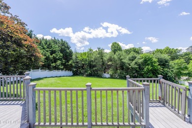 Location, Location, Location!!! This one owner home is ready to - photo 32