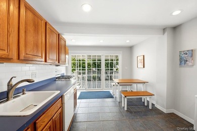 WELCOME to 195 Graff ave., in the vibrant community of Throggs - photo 6
