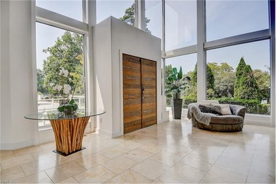 Indulge in luxury living with this breathtaking waterfront - photo 10