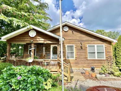 Lake Home For Sale in Burnside, Kentucky