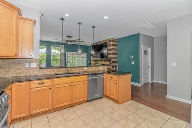 Welcome to the gated community of Rivers Edge Plantation, where - photo 9