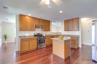 Welcome to this exceptional three-bedroom, 2.1-bath end-unit - photo 11