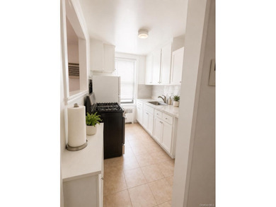 A rare opportunity to own in the highly desirable Linda - photo 3