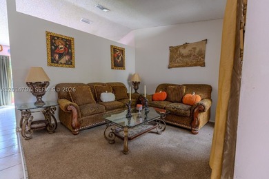 YOUR IDEAL FAMILY HOME IN THE HEART OF KENDALL - Spacious - photo 3