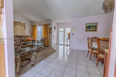 YOUR IDEAL FAMILY HOME IN THE HEART OF KENDALL - Spacious - photo 8