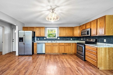 Beautiful 3-bedroom, 2-bath home overlooking Lake Hamilton with - photo 9