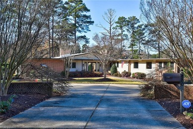 (pending lake) Home For Sale in Suffolk Virginia