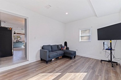 Amazing Gulfport Location - Flood Zone X! Discover this charming - photo 20