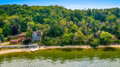 Spectacular lot located on the Bay of Green Bay and on a dead - photo 2