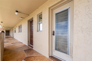 Welcome to these spacious 2bedrooms/2 bathrooms located on the - photo 25
