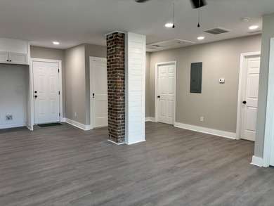 Welcome Home! This adorable home has been fully renovated and is - photo 4