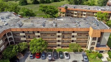 Welcome to these spacious 2bedrooms/2 bathrooms located on the - photo 35