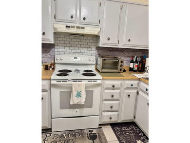 This wonderful 2BR/2BA fully furnished condominium is located - photo 9