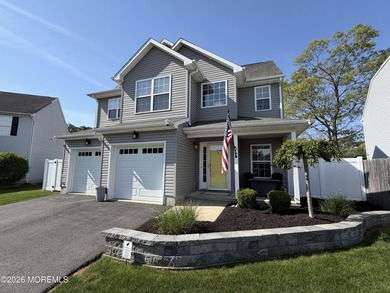 Welcome to 56 Marlin Court, a spectacular Foxmoore Oakwood Model - photo 3