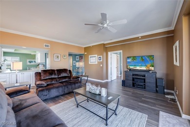 Price adjustment!!! Great complex. This bright and inviting - photo 8