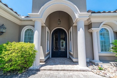 Mediterranean-style luxury estate offering four bedrooms, four - photo 3