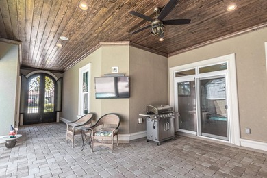 Mediterranean-style luxury estate offering four bedrooms, four - photo 6