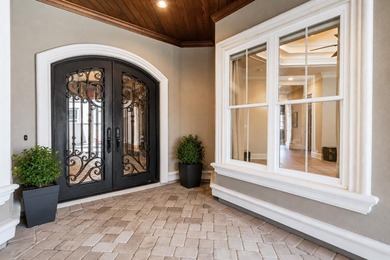 Mediterranean-style luxury estate offering four bedrooms, four - photo 7