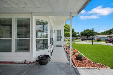 Welcome to this charming 2-bedroom, 2-bathroom home with a - photo 3