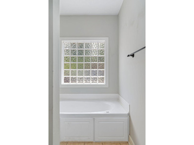 Conveniently located right off S. Montgomery Street in Grand - photo 16