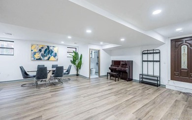 Welcome to this rare waterfront facing gem in Whitestone! This - photo 21