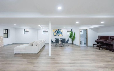 Welcome to this rare waterfront facing gem in Whitestone! This - photo 38
