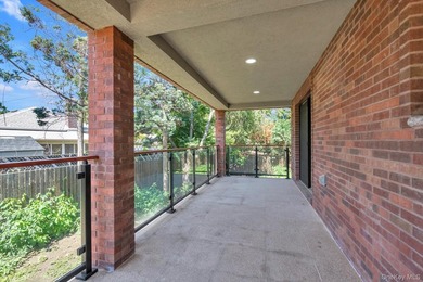 Welcome to this rare waterfront facing gem in Whitestone! This - photo 44