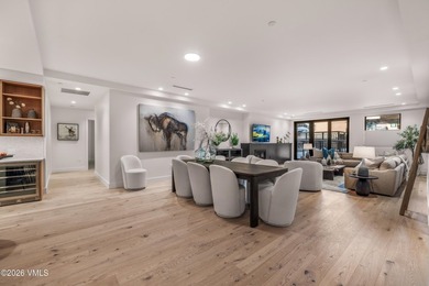 This exceptionally rare single-level residence offers 5 bedrooms - photo 5