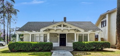 Welcome to this charming turn-of-the-century Craftsman Bungalow - photo 1