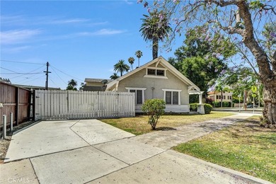 Welcome to this charming turn-of-the-century Craftsman Bungalow - photo 3