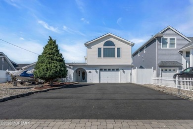 Welcome to 1838 Skiff court! Beautiful WATERFRONT home located - photo 1