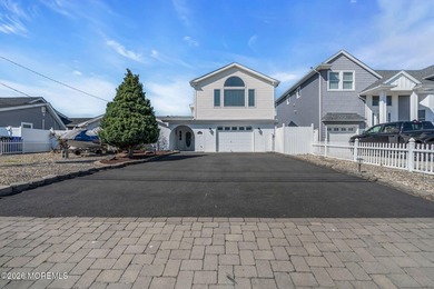 Welcome to 1838 Skiff court! Beautiful WATERFRONT home located - photo 7