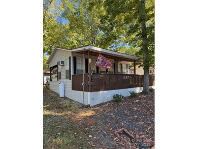 Lake Tillery Home For Sale in Mount Gilead North Carolina