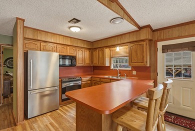 The Ultimate Holly Lake Retreat: Modern Updates & Resort Living - photo 10
