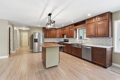 Welcome to 1080 North Shore Drive in Rome City on Sylvan Lake, a - photo 9